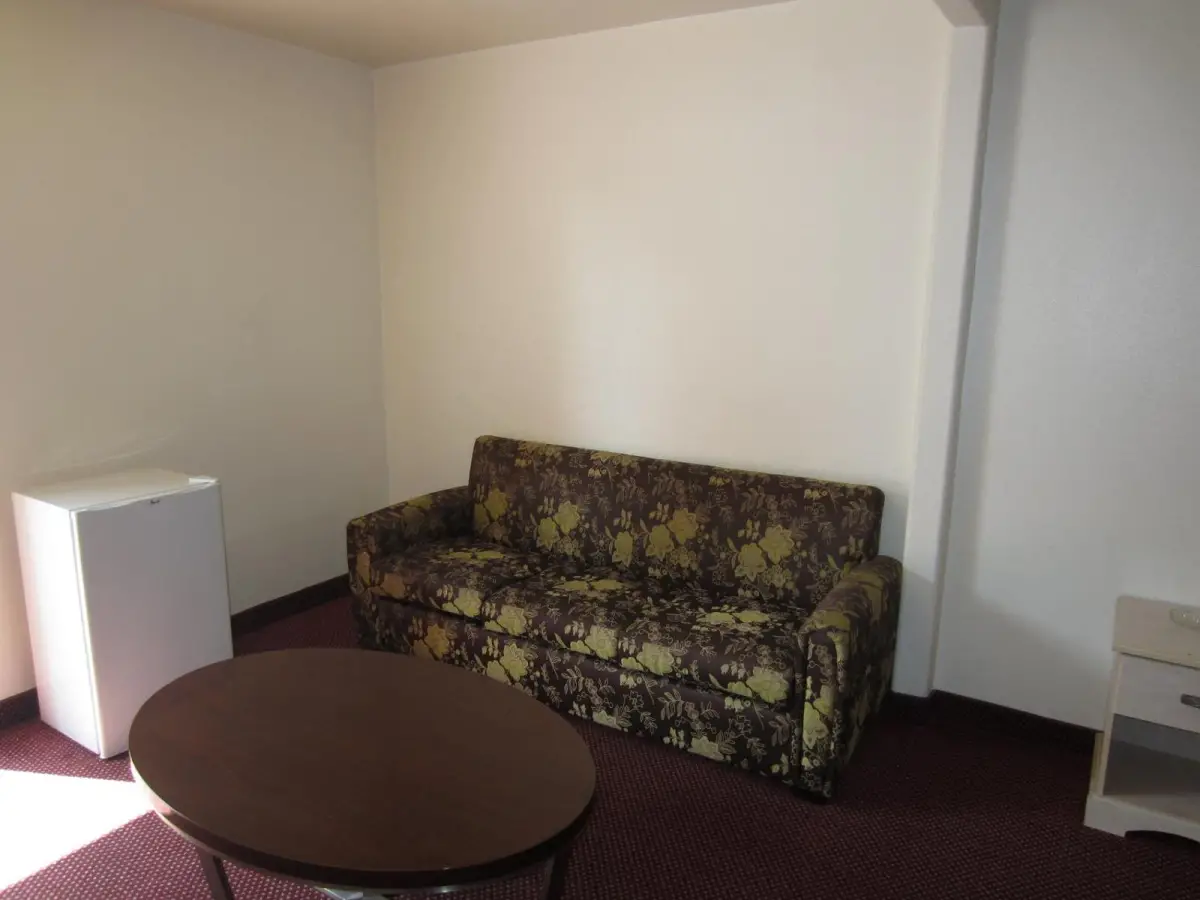 Tropico Motel 6